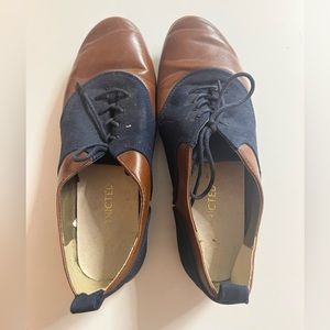 Two-tone oxfords